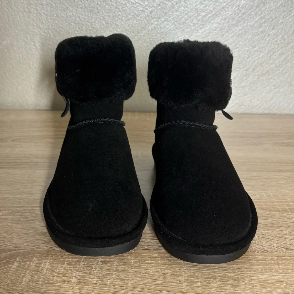 Bearpaw Abby Black Suede Ankle Bootie With Sheepskin Collar Women Size 6